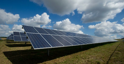 Últimos blogs da empresa sobre Você está considerando construir um sistema de rastreamento solar em vez de um fixo?