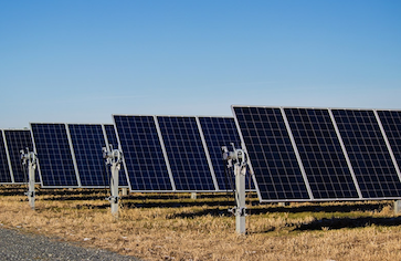 Últimos blogs da empresa sobre Barreiras acústicas integradas com painéis fotovoltaicos para redes de transporte