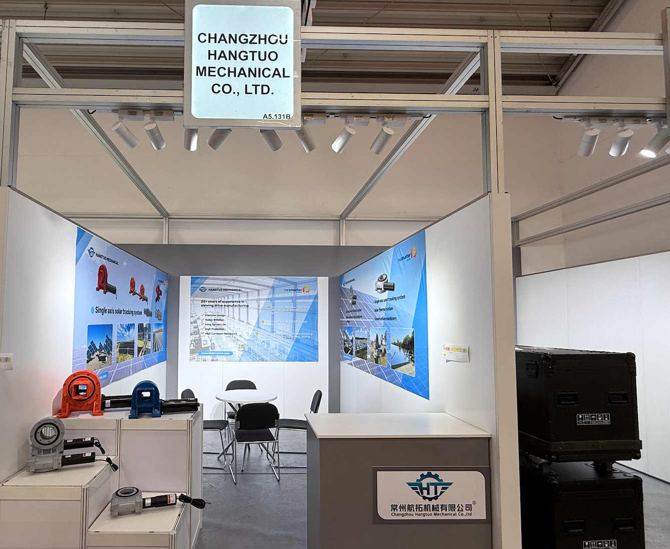 Últimos blogs da empresa sobre Hangtuo conclui com sucesso o smarter E Europe 2026, fortalecendo parcerias globais em soluções de rastreamento solar